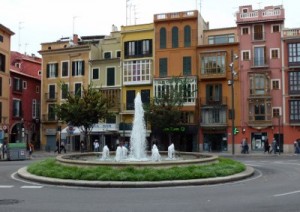 PlazaLaReina (400x283)